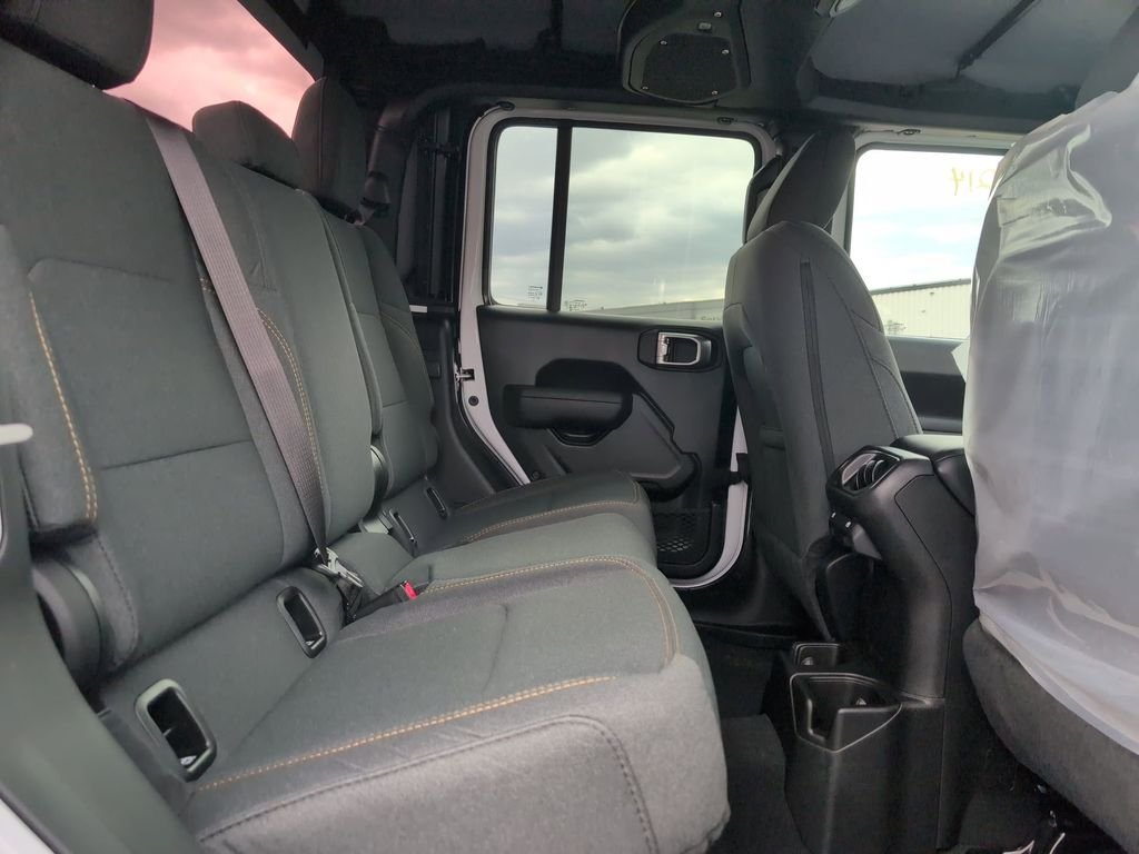 New 2026 Bright White Clear-Coat Exterior Paint Jeep Sport S image 23