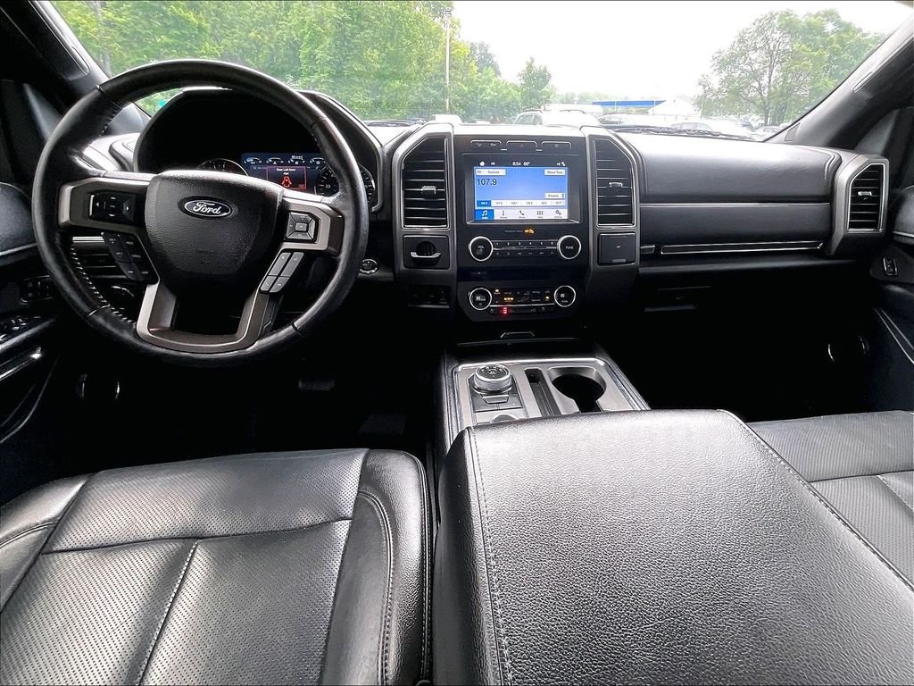 Used 2018 Silver Ford XLT image 22