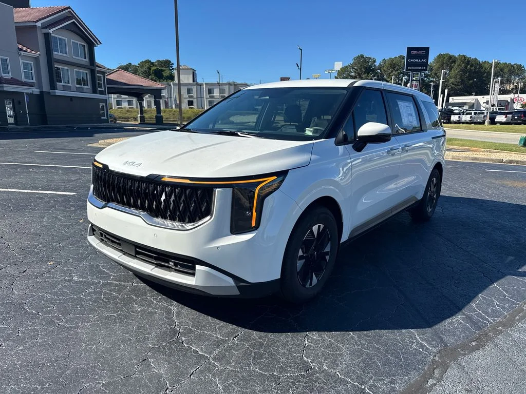 New 2025 White Kia LXS image 7