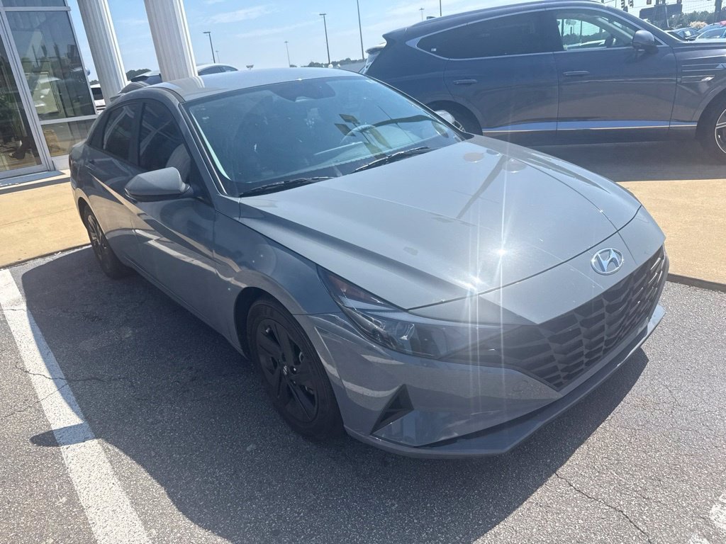 Used 2023 Gray Hyundai SEL image 5