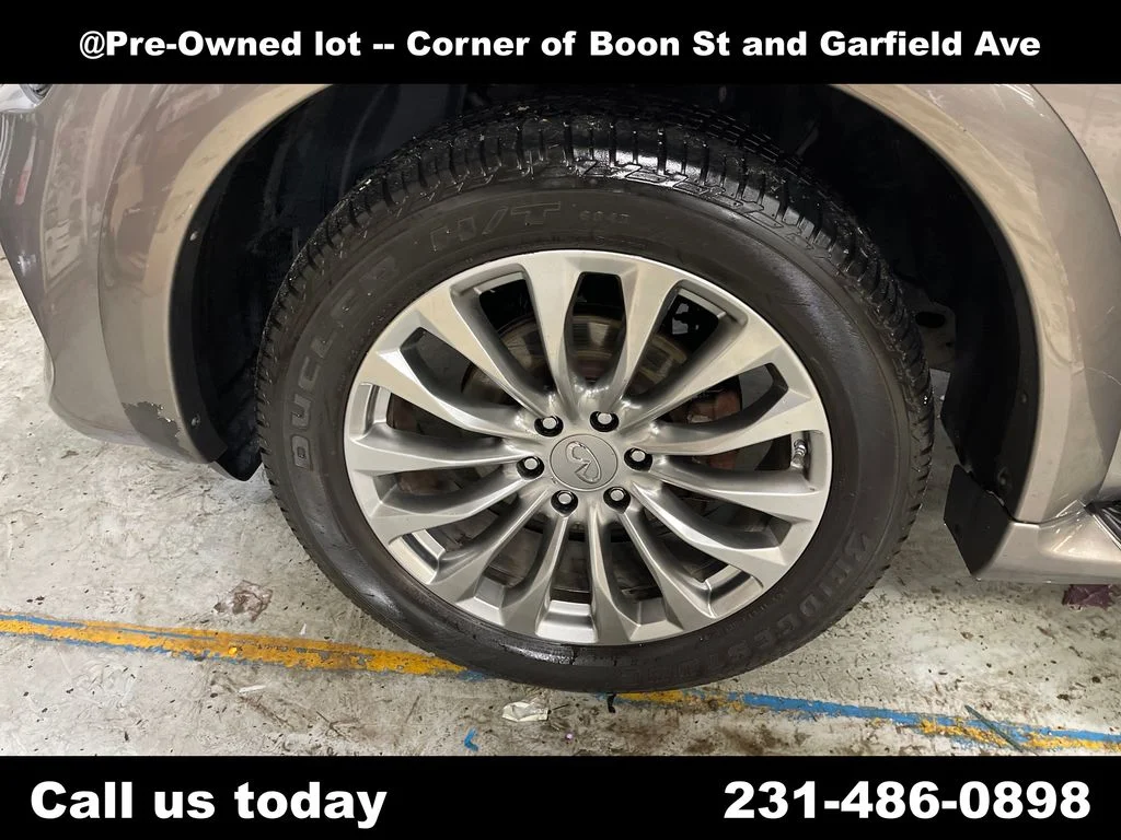 Used 2015 Gray INFINITI Base image 12