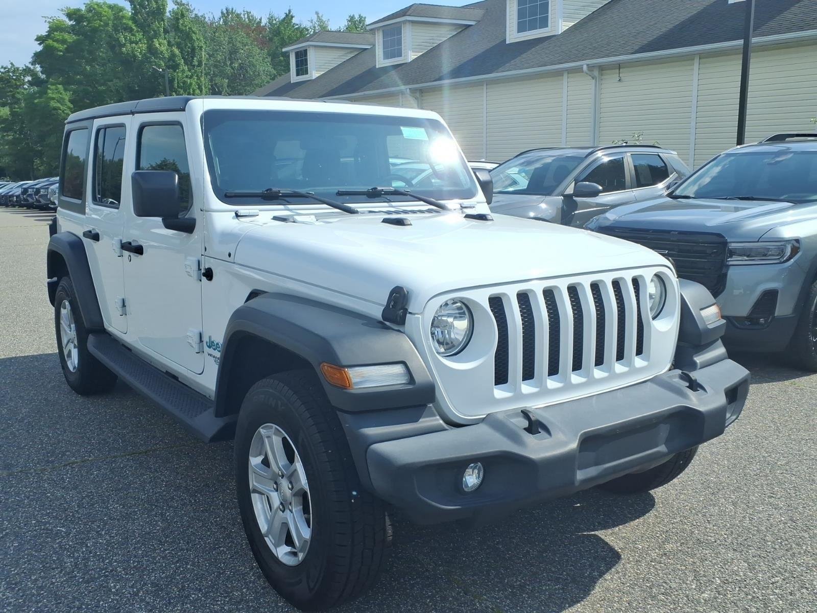 Used 2021 Bright White Clearcoat Jeep Unlimited Sport S image 3