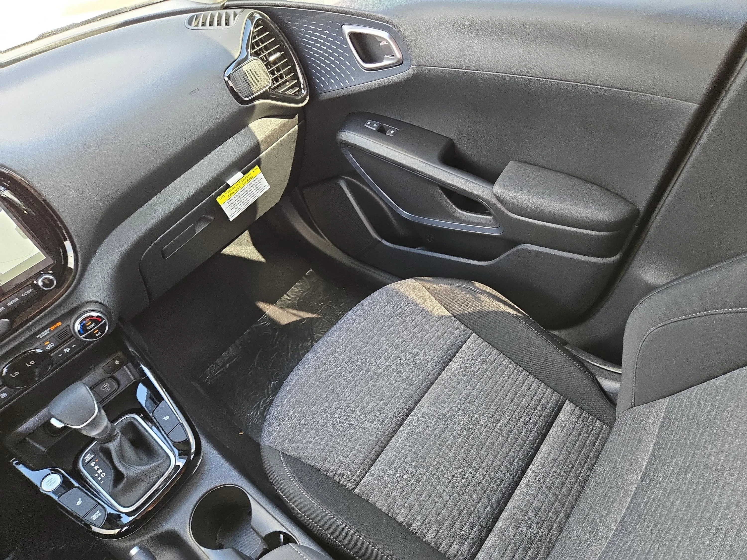 2025 Kia Soul EX - Photo 14