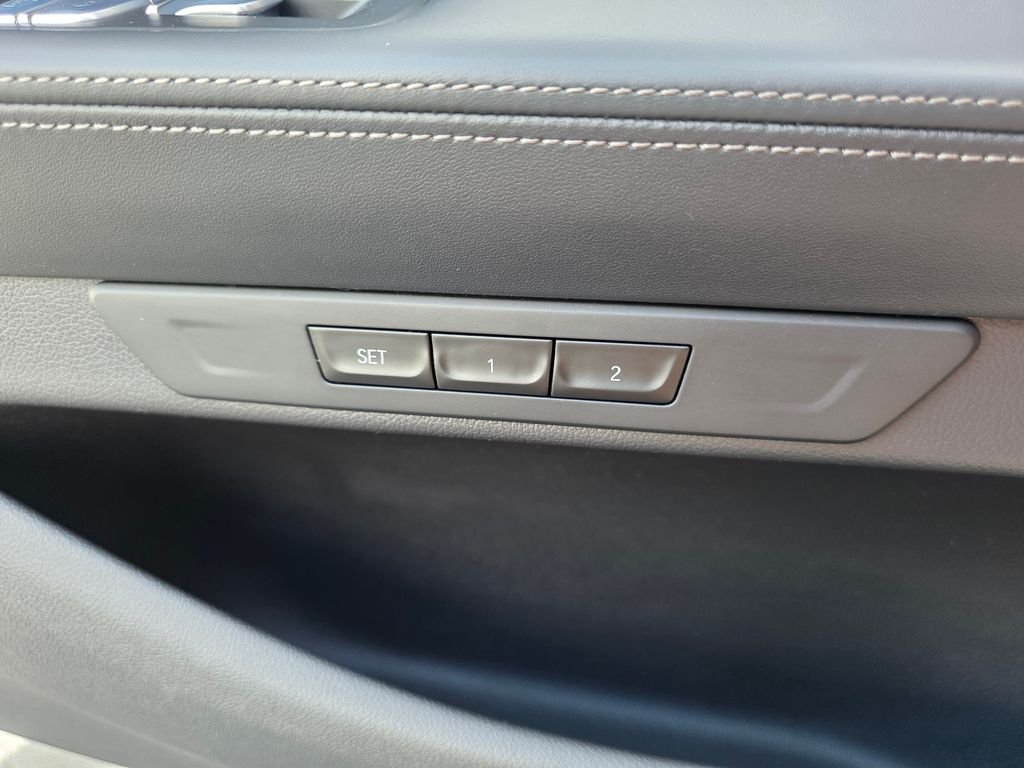 2021 BMW 7 Series M760i - Photo 20