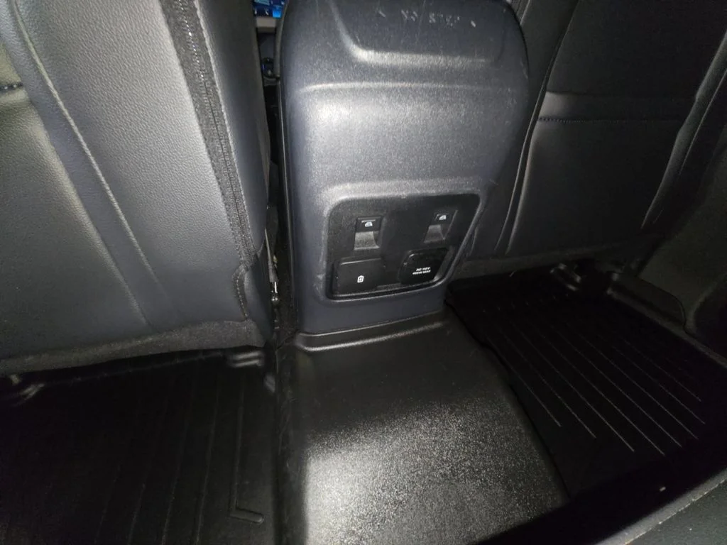 Used 2024 White Ford Wildtrak image 28
