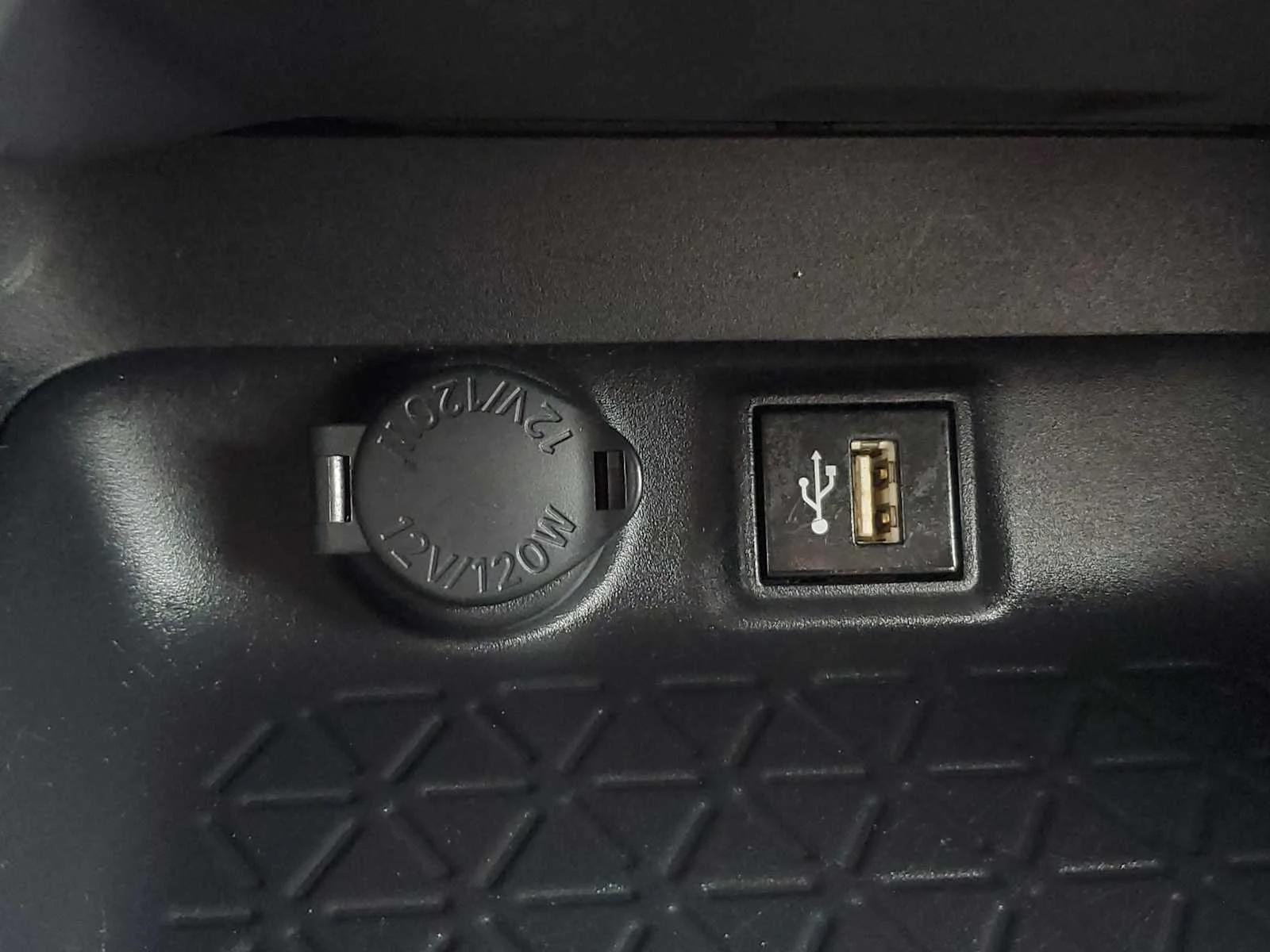 Used 2024 Silver Sky Metallic Toyota XLE image 26