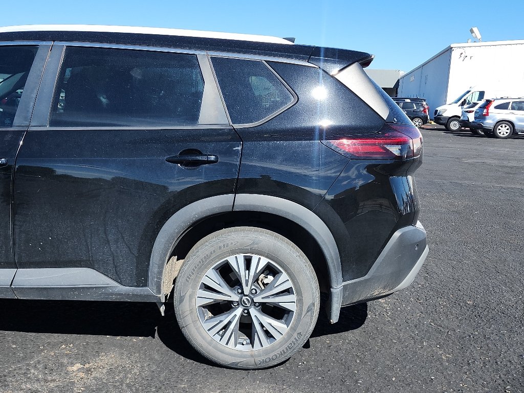 Used 2022 Super Black Nissan SV image 9