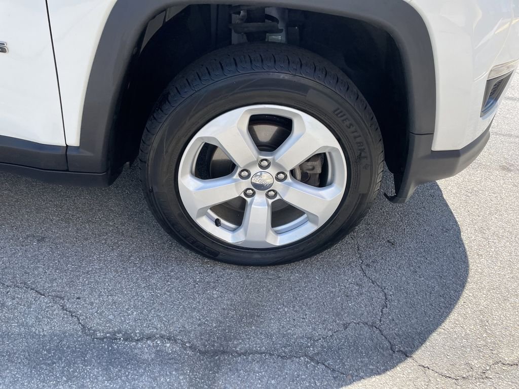 Certified Used 2021 White Jeep Latitude image 11