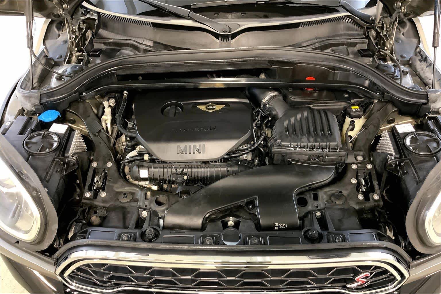 Used 2017 Melting Silver Metallic MINI Cooper S image 30