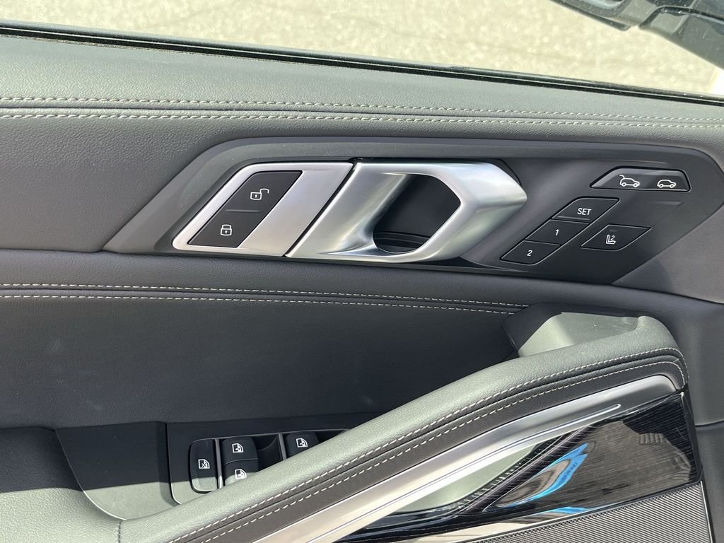 New 2027 White BMW xDrive40i image 13