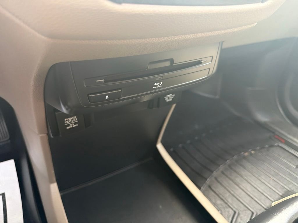 Used 2019 White Diamond Pearl Honda EX-L image 37