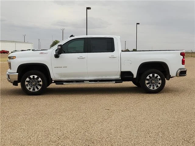 Used 2025 Summit White Chevrolet LT 4x4 Crew Cab 6.75 ft. box 159 in. WB image 2
