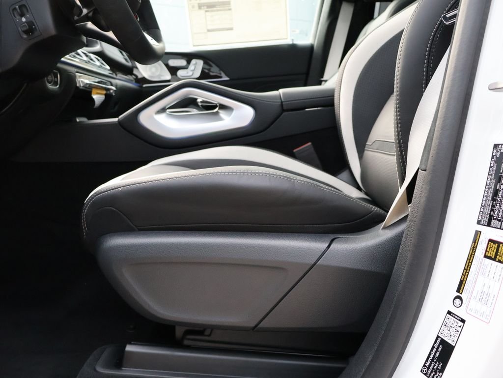 New 2026 MANUFAKTUR Moonlight White Metallic Mercedes-Benz GLE 63 S AMG® image 42