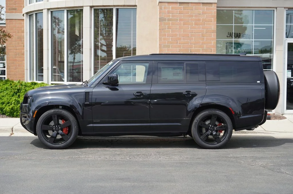 New 2026 Santorini Black Land Rover X image 2