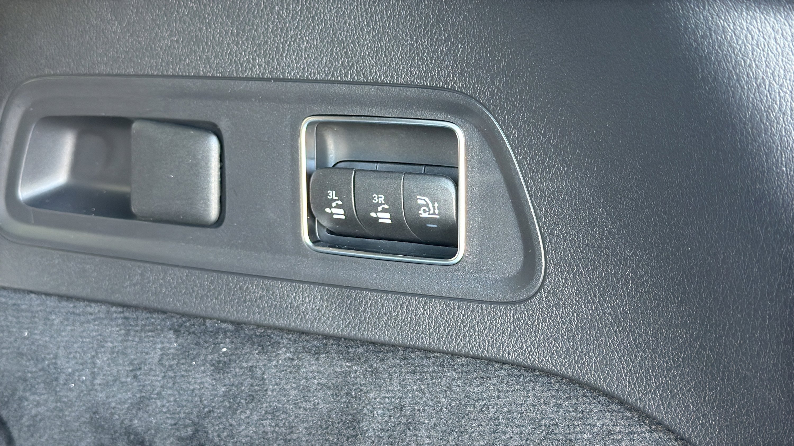 Certified Used 2026 Polar White Mercedes-Benz GLS 450 image 13