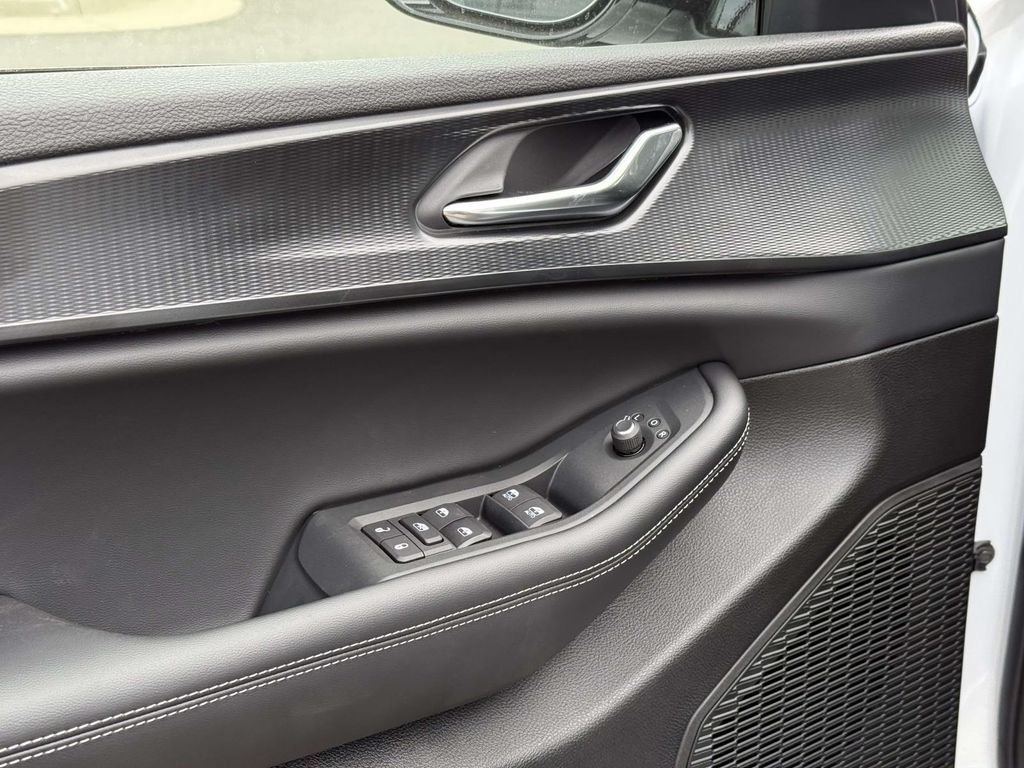 2025 Jeep Grand Cherokee Altitude - Photo 29