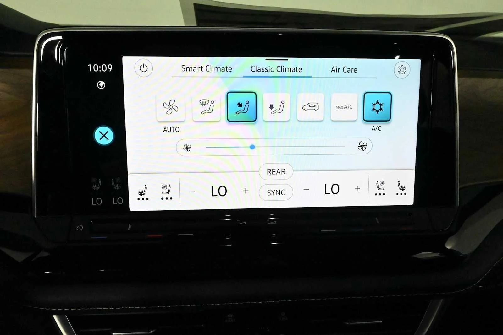 New 2026 Pure Gray Volkswagen 2.0T SE w/Technology image 28