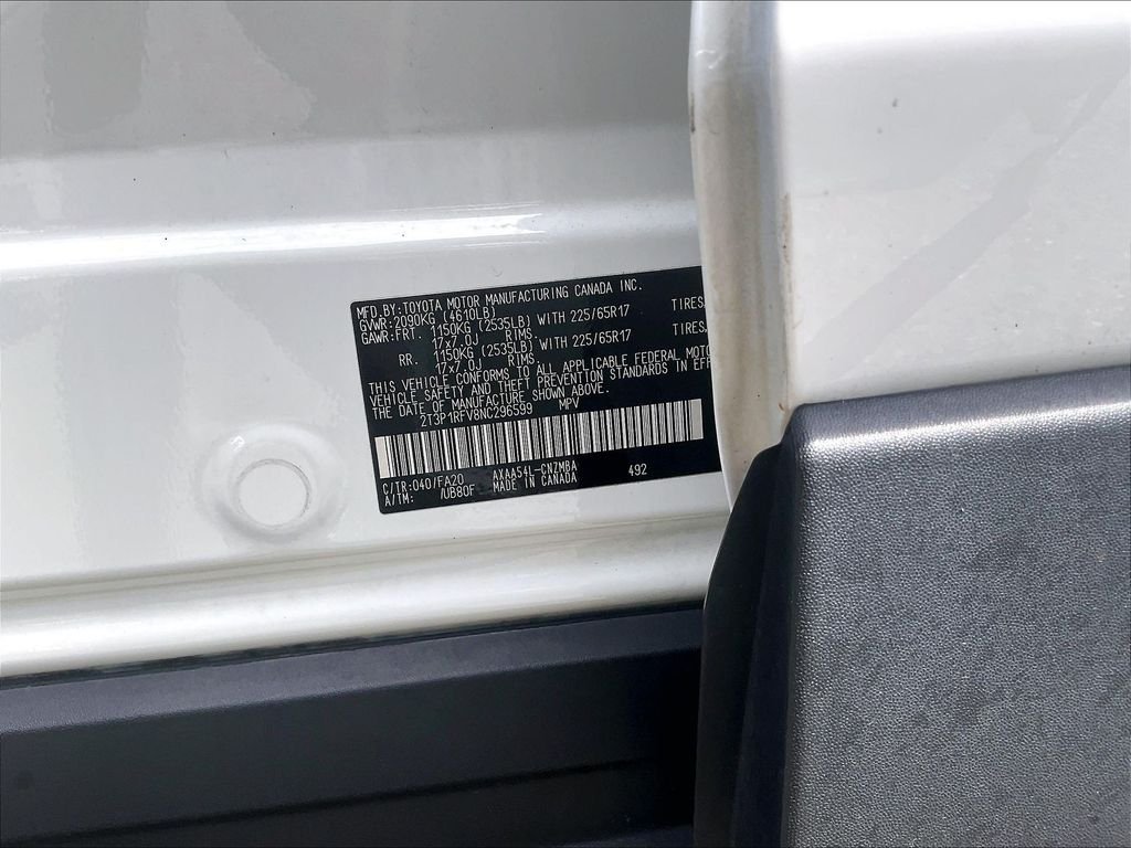 Used 2022 White Toyota XLE image 34
