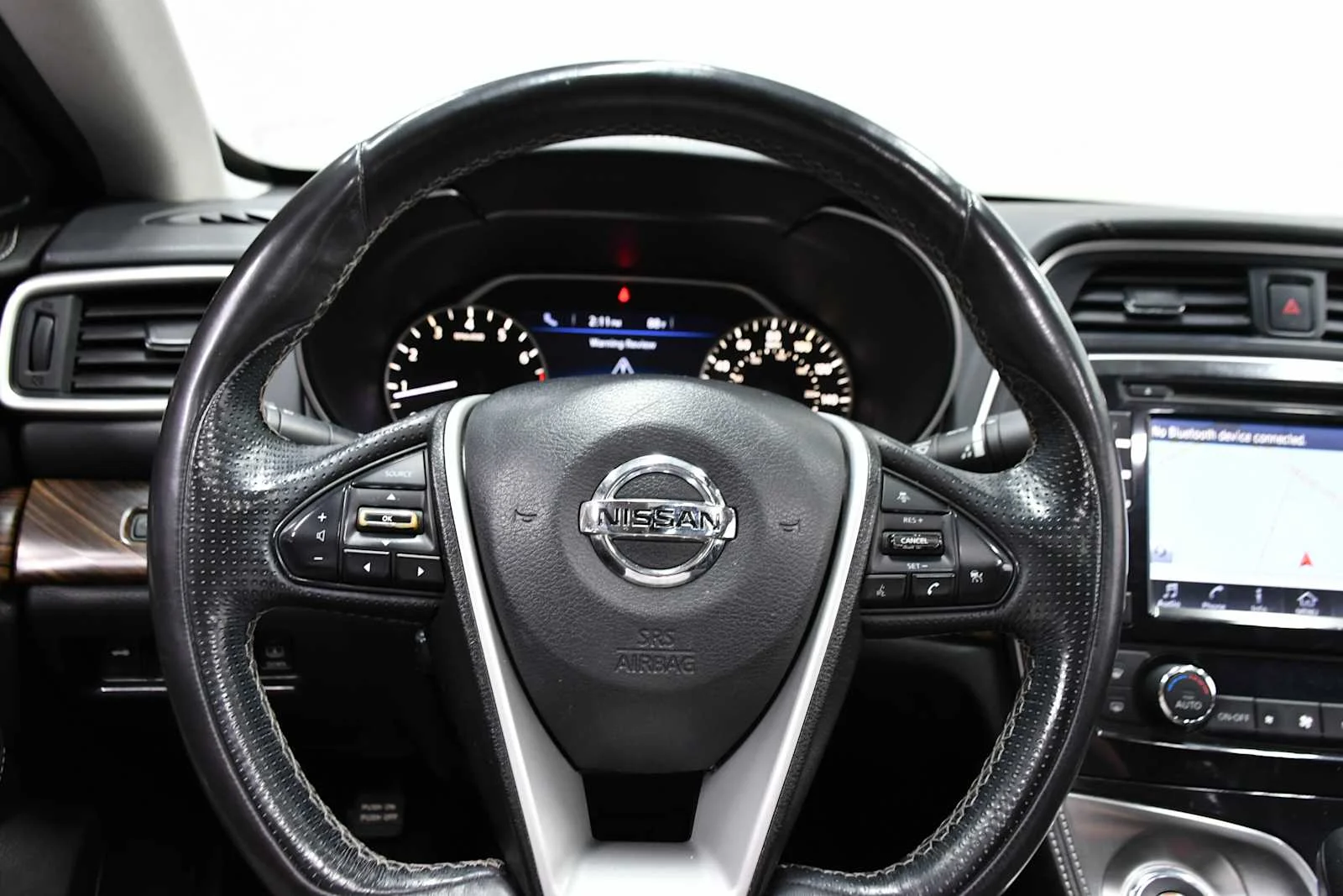 Used 2016 Super Black Nissan 3.5 Platinum image 17