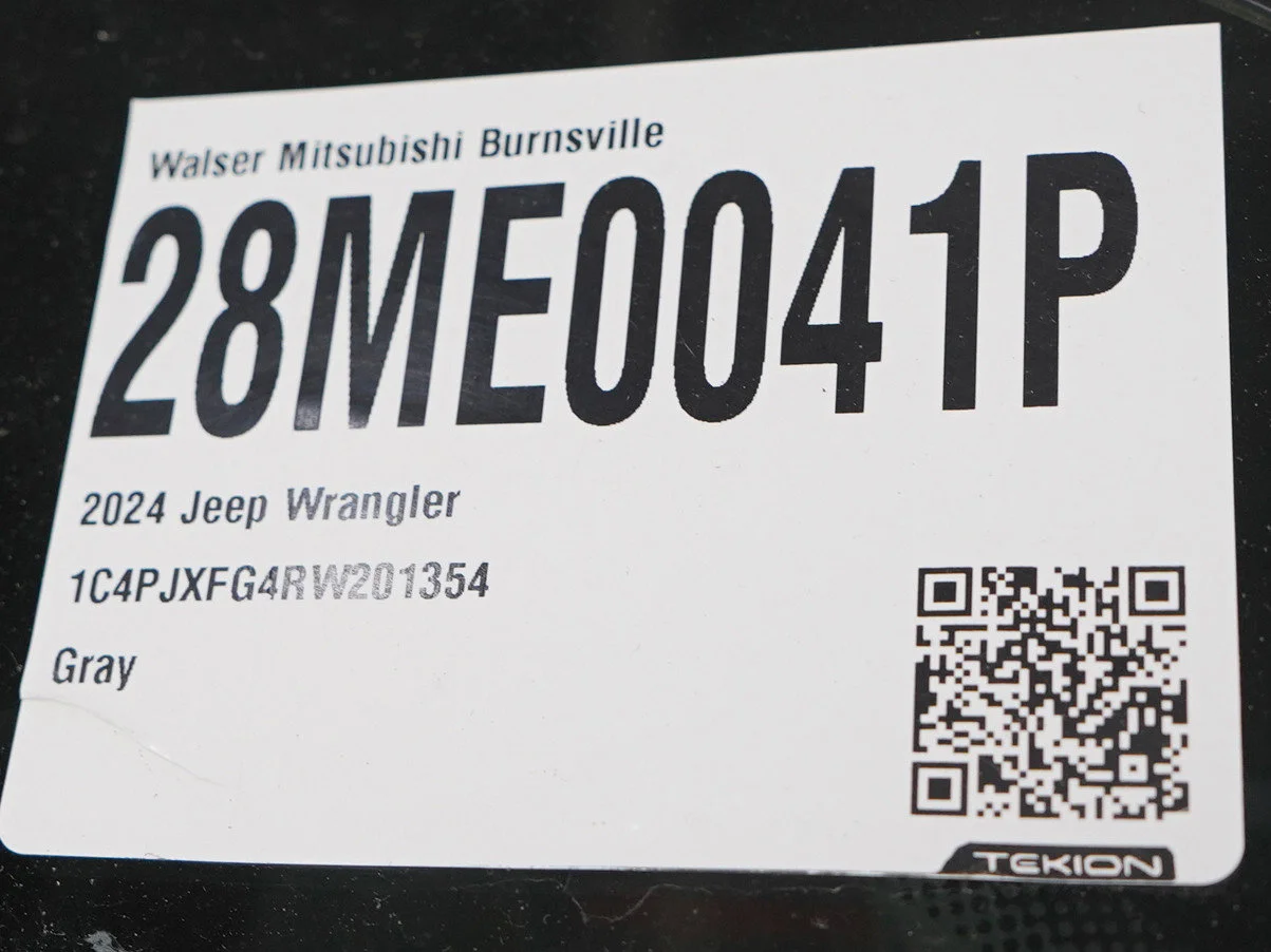 Used 2024 Granite Crystal Metallic Clearcoat Jeep Rubicon image 31