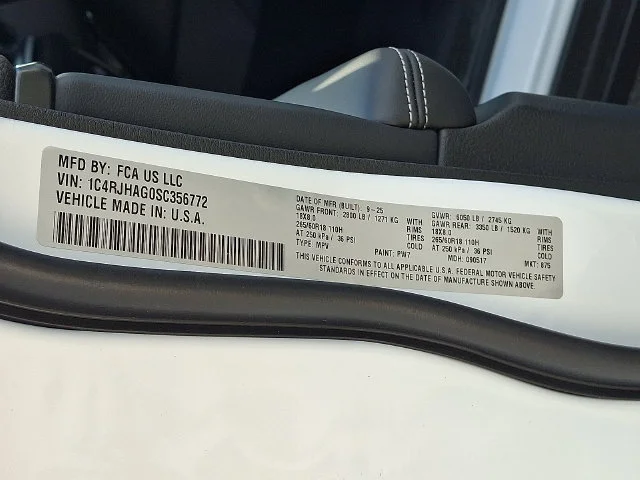 New 2025 White Jeep Laredo X image 20
