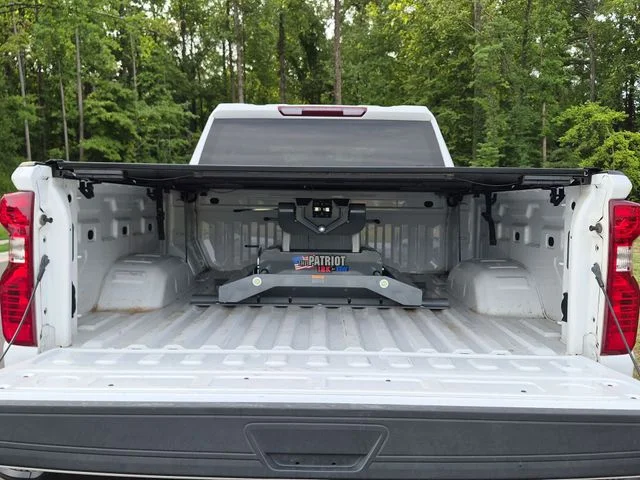 Used 2024 White Chevrolet Custom image 23