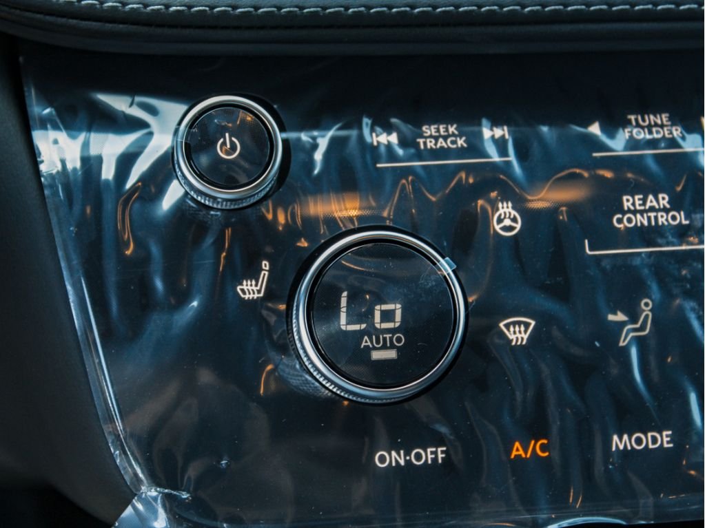 New 2027 BLACK OBSIDIAN INFINITI Luxe AWD image 19