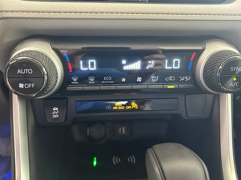 Used 2025 Silver Toyota XLE image 43