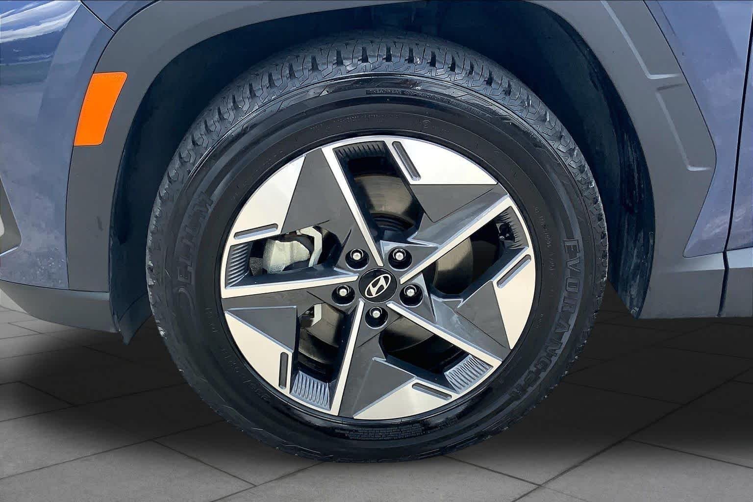 Used 2025 Atlantis Blue Hyundai SEL image 11