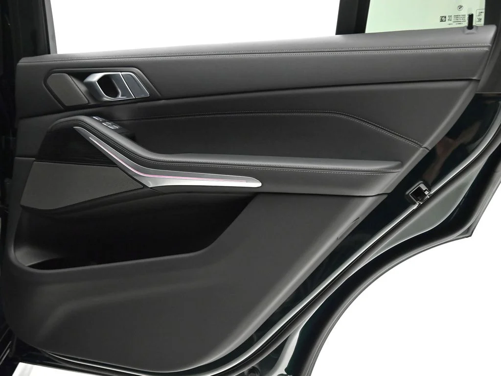 Used 2025 ALPINA Green Metallic BMW ALPINA XB7 image 28