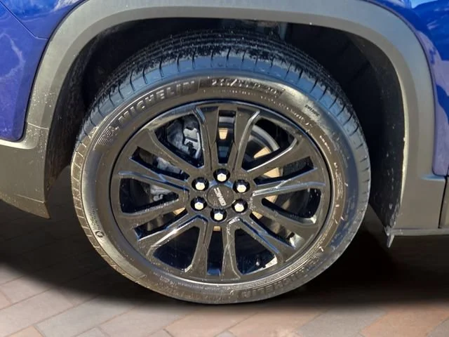 2023 GMC Acadia SLT - Photo 30