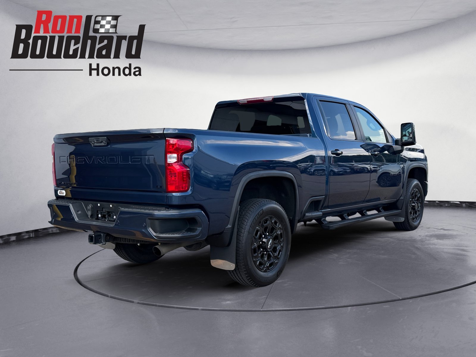 Used 2021 Northsky Blue Metallic Chevrolet LT image 2