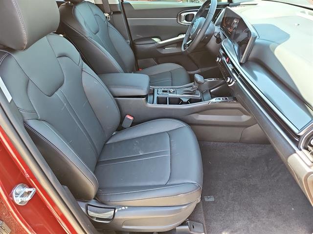 2025 Kia Sorento S - Photo 13