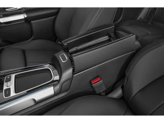 New 2026 Mountain Grey Metallic Mercedes-Benz GLB 250 image 11