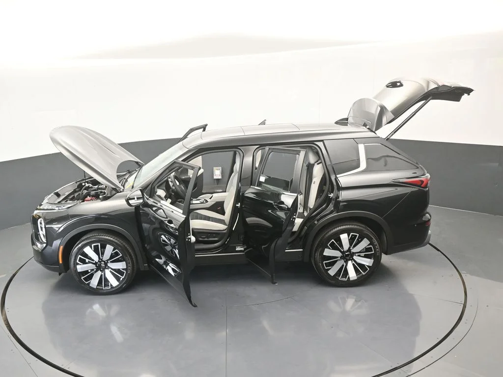 New 2026 Black Diamond Mitsubishi SE image 70
