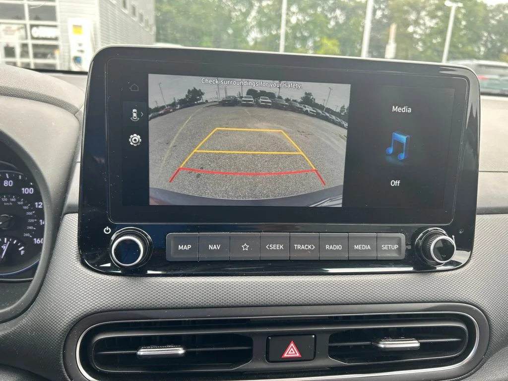 Used 2023 Red Hyundai SEL image 14