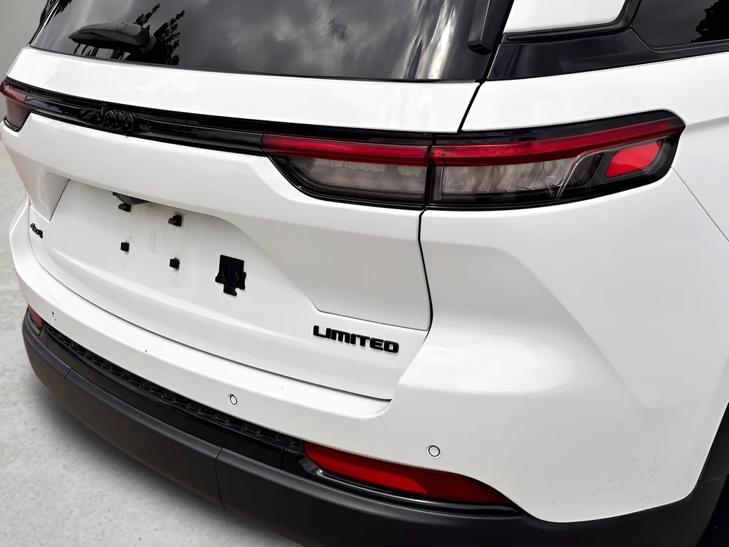 Used 2023 White Jeep Limited image 25