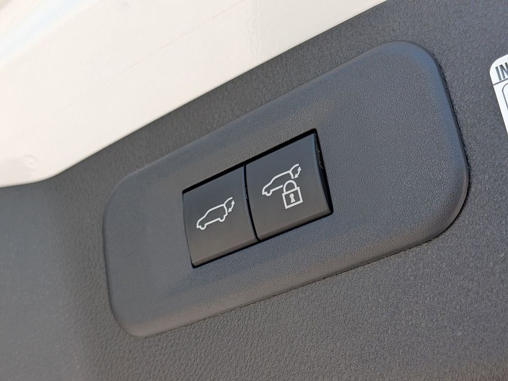 Used 2023 White Lexus 350 F SPORT Handling image 7