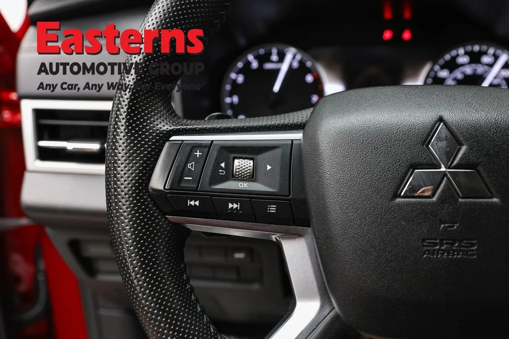 Used 2025 Red Mitsubishi SE image 15