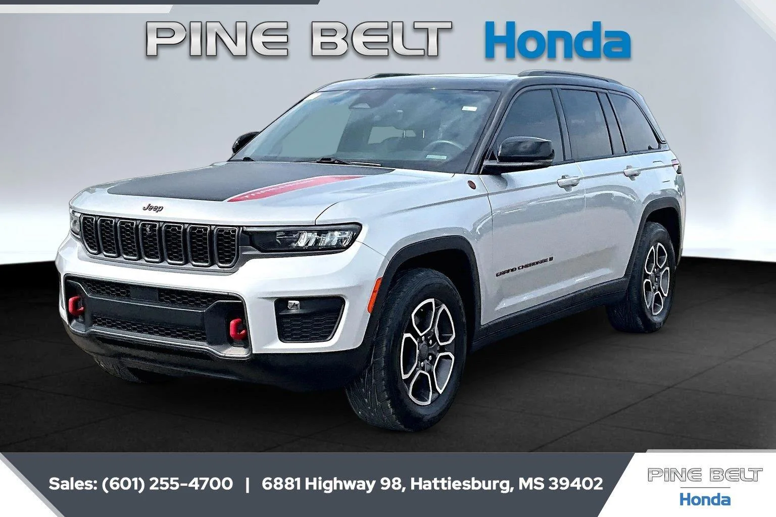 Used 2022 Silver Zynith Jeep Trailhawk image 1