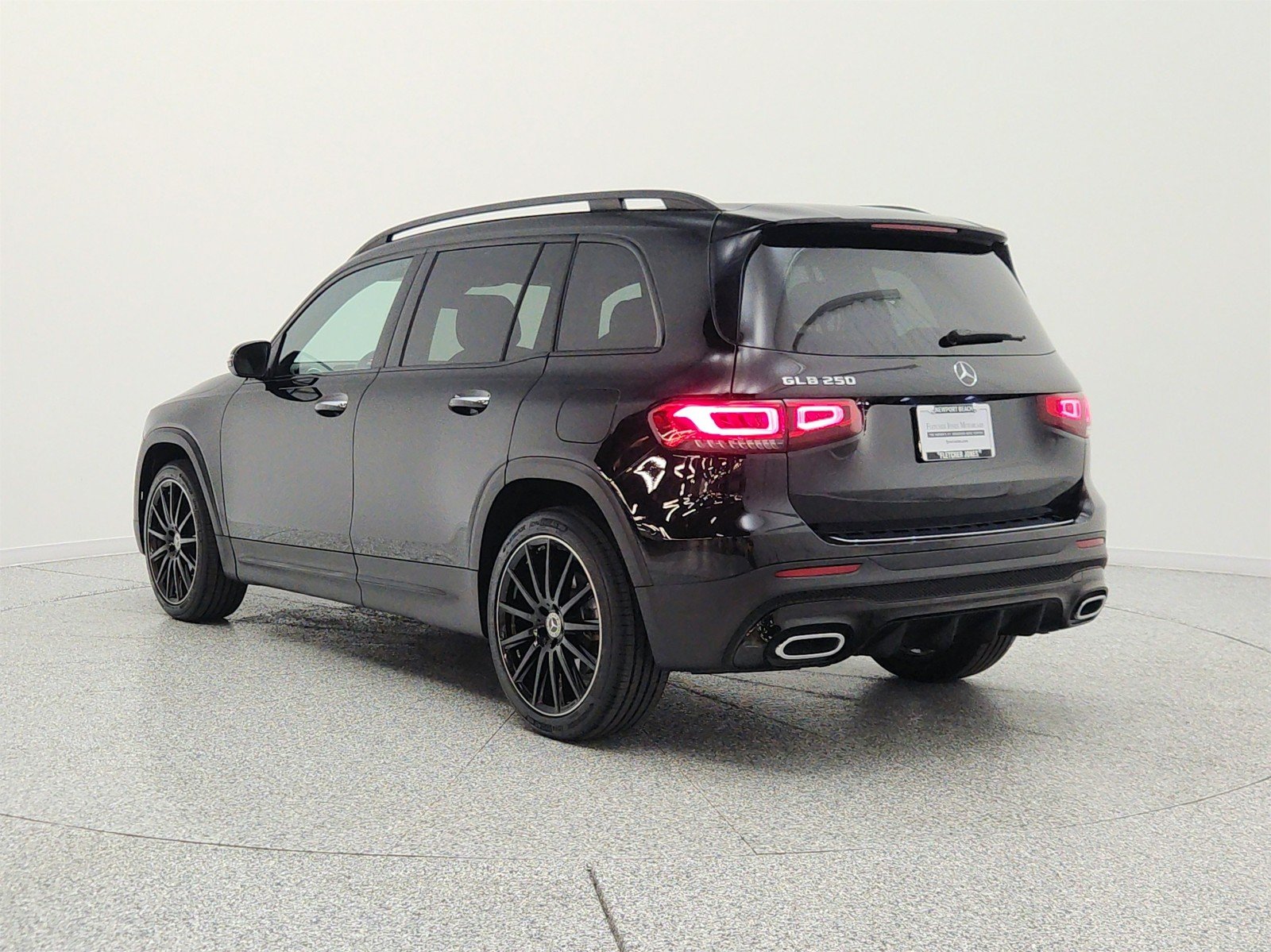 Used 2022 Night Black Mercedes-Benz GLB 250 SUV image 7