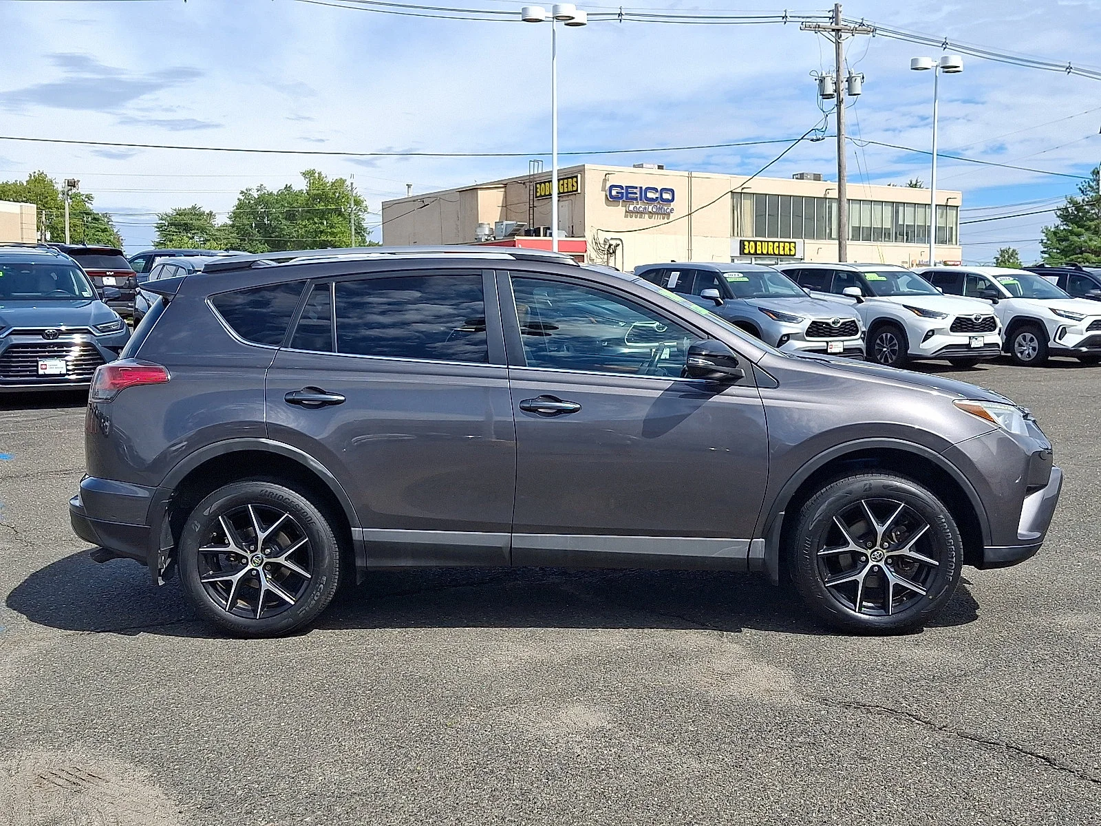 Used 2018 Magnetic Gray Metallic - 1G3 Toyota SE image 8