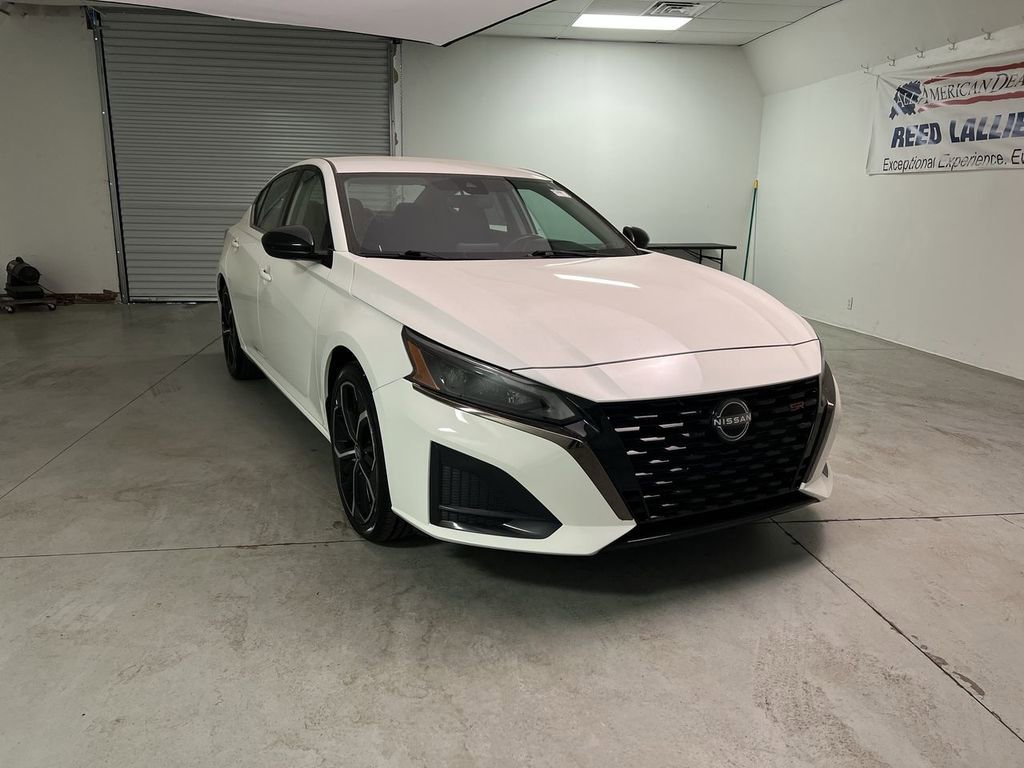 2024 Nissan Altima SR
