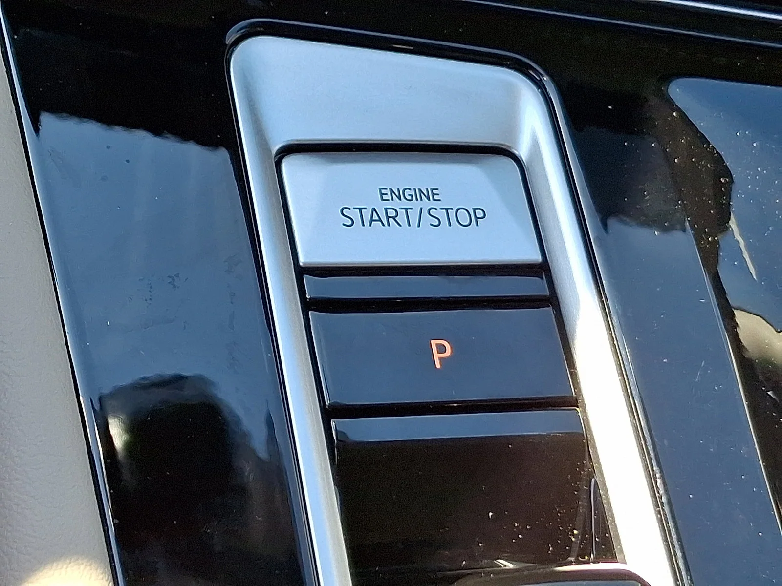New 2026 Opal White Pearl Volkswagen 2.0T SE with Technology image 19