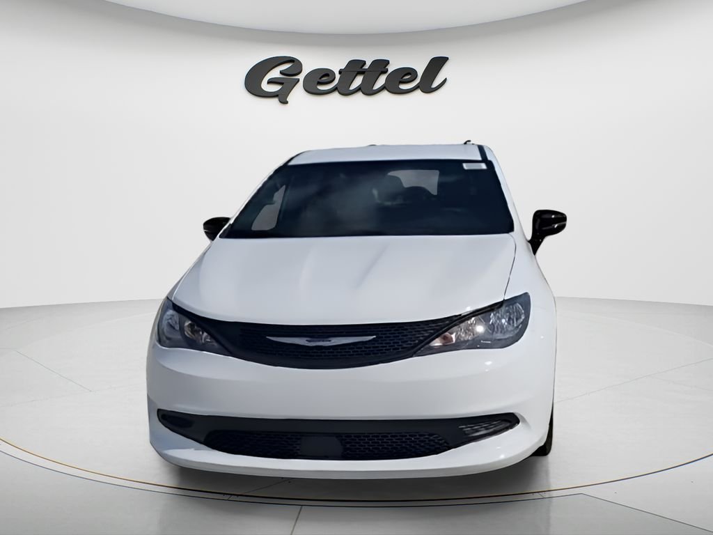 New 2026 Bright White Clear-Coat Exterior Paint Chrysler LX image 3
