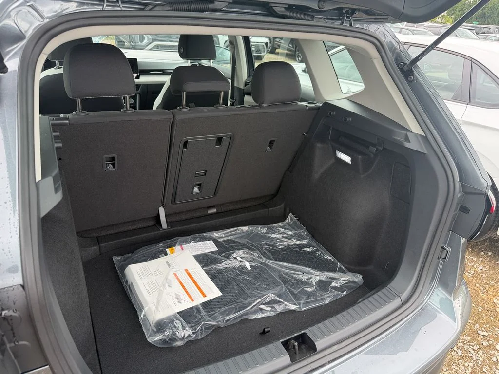 New 2026 Platinum Gray Metallic Volkswagen 1.5T S image 24