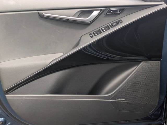 2025 Kia Niro SX Touring - Photo 10