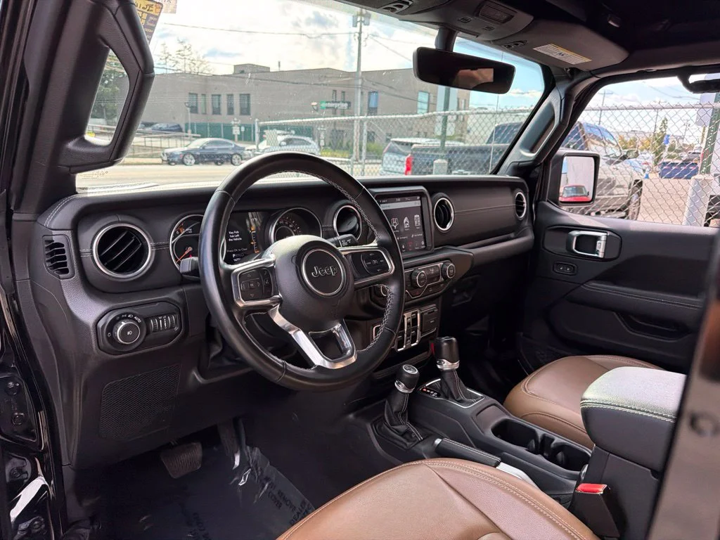 Used 2022 Black Jeep Unlimited Sahara image 29