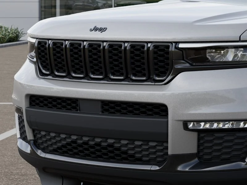 New 2025 Silver Zynith Exterior Paint Jeep Limited image 42