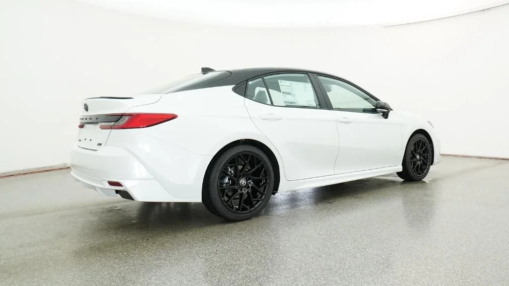 New 2026 Wind Chill Pearl with Midnight Black Metallic roof Toyota XSE image 22